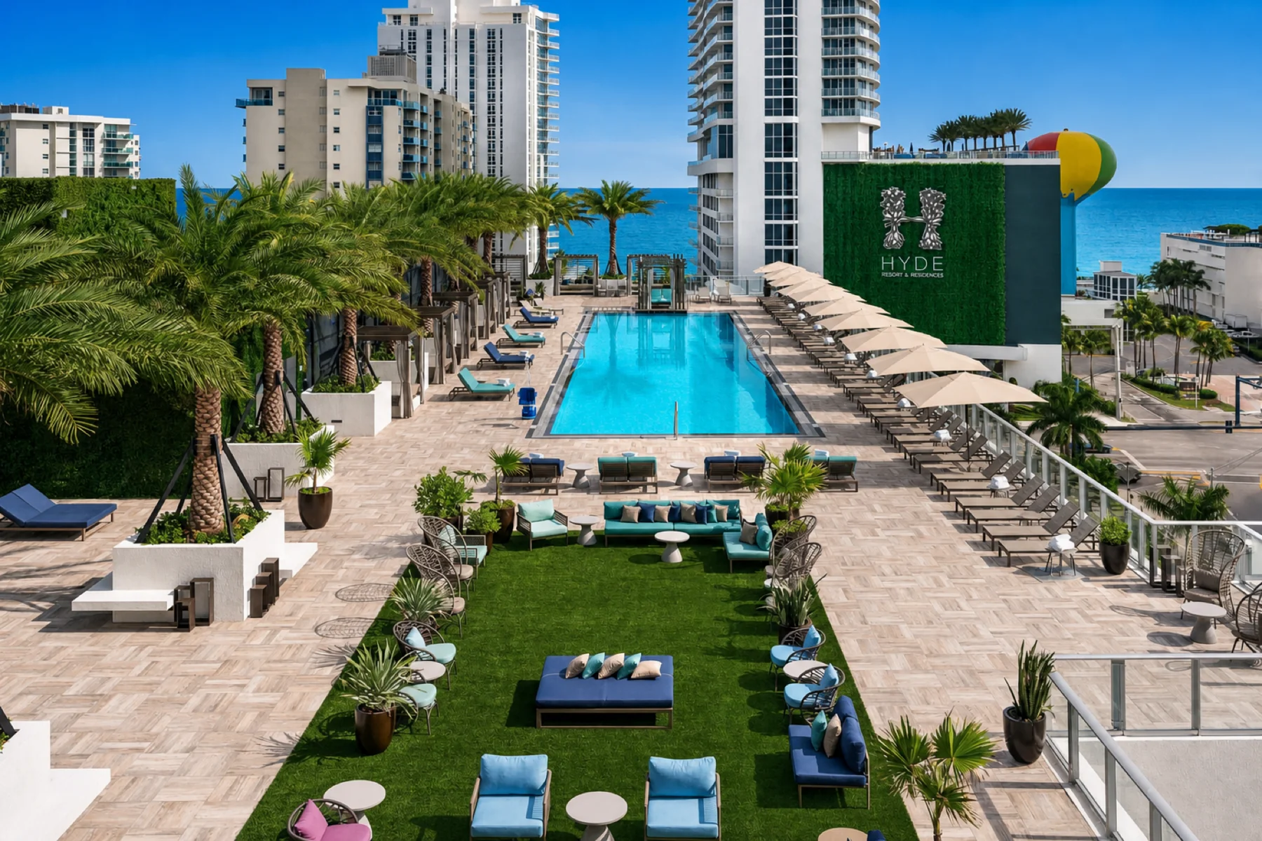 Pileta del resort / Resort pool